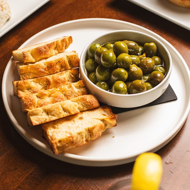 Olives & Focaccia.